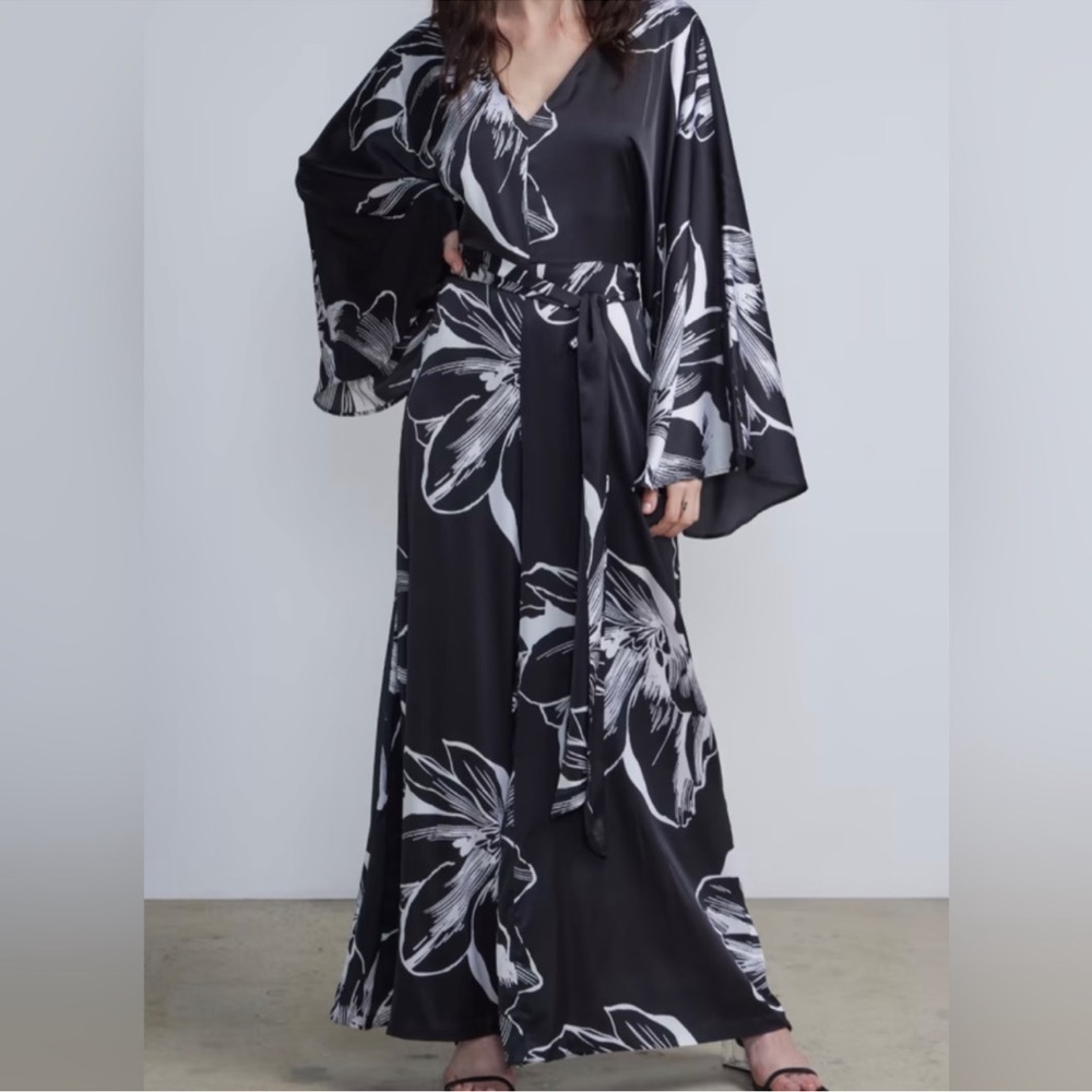 New York & Company Floral Printed Long Sleeve Black and White Jumpsuit - Picture 2 of 6